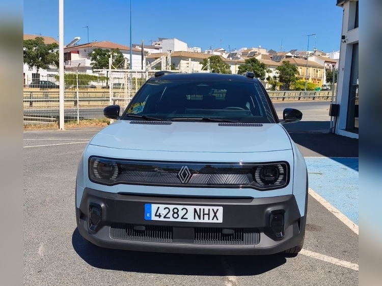 Renault R 4 Techno 110 kW (150CV) autonomía confort foto 6